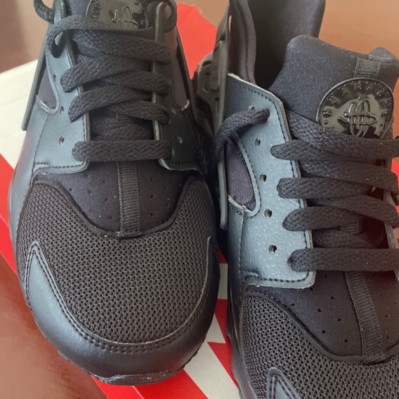 Nike Huaraches - Picture 3 of 3